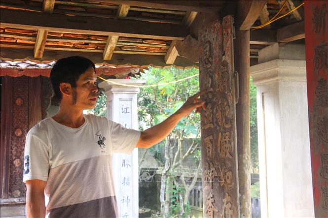 Các di sản do các bậc tiền bối để lại được con cháu dòng họ Nguyễn Huy lưu giữ và bảo vệ. Ảnh: Hoàng Ngà - TTXVN