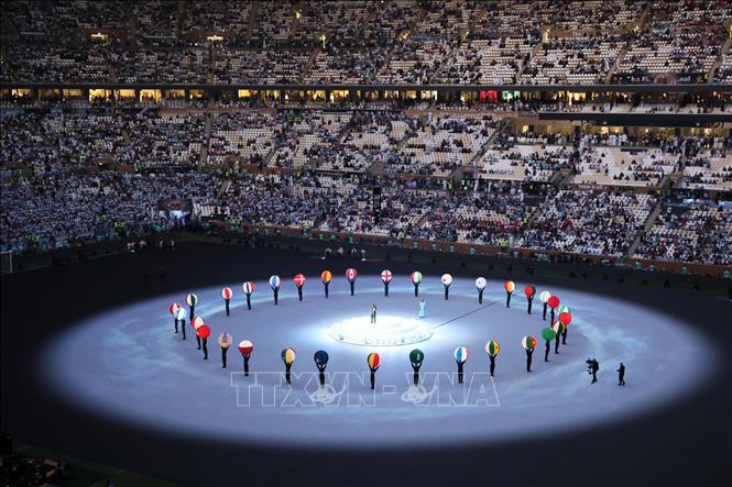Trong ảnh: Các nghệ sĩ trình diễn tại lễ bế mạc World Cup 2022 ở Doha, Qatar ngày 18/12/2022. Ảnh: AFP/TTXVN