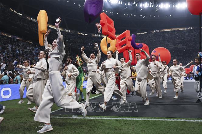 Trong ảnh: Các nghệ sĩ trình diễn tại lễ bế mạc World Cup 2022 ở Doha, Qatar. Ảnh: THX/TTXVN