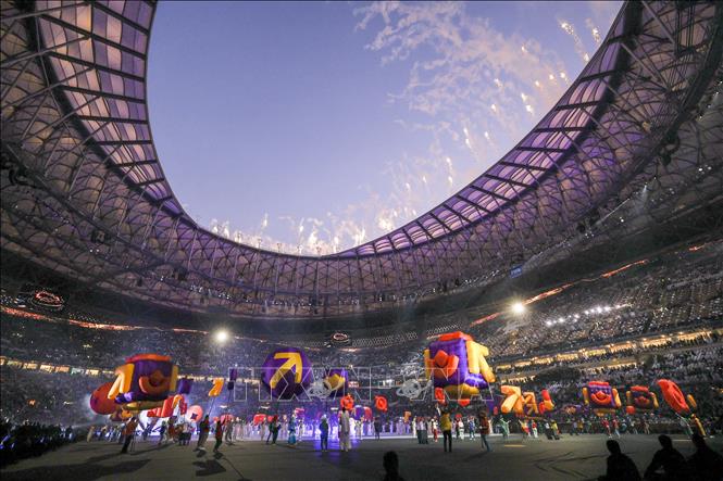Trong ảnh: Các nghệ sĩ trình diễn tại lễ bế mạc World Cup 2022 ở Doha, Qatar. Ảnh: THX/TTXVN