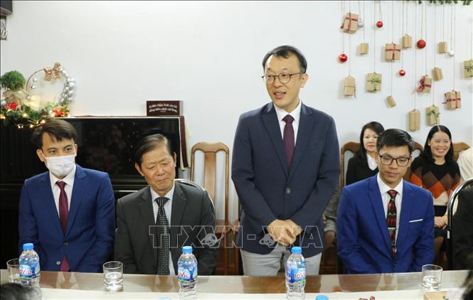 Mục sư Kang Hoon, người đại diện của Điểm nhóm Tin lành Trưởng lão Hàn Quốc tại Hải Phòng, Hội thánh Tin lành Hải Phòng cảm ơn sự quan tâm của lãnh đạo thành phố Hải Phòng. Ảnh: Minh Thu- TTXVN