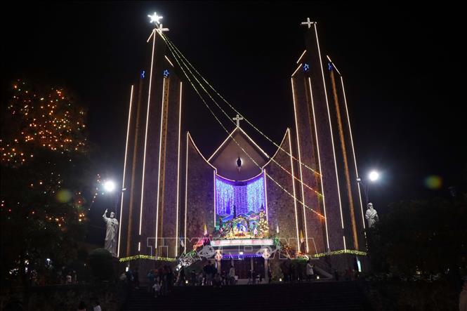 Churches In Big Cities Sparkle To Welcome Christmas Eve - Vna Photos -  Vietnam News Agency (Vna)