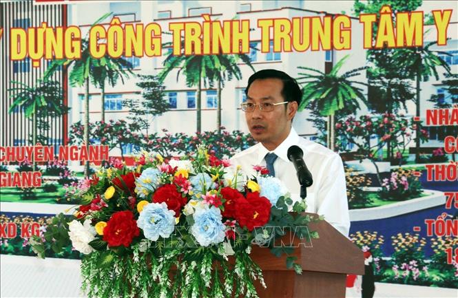 Trong ảnh: Ông Nguyễn Thanh Nhàn, Phó Chủ tịch UBND tỉnh phát biểu tại Lễ khởi công. Ảnh: Lê Sen - TTXVN