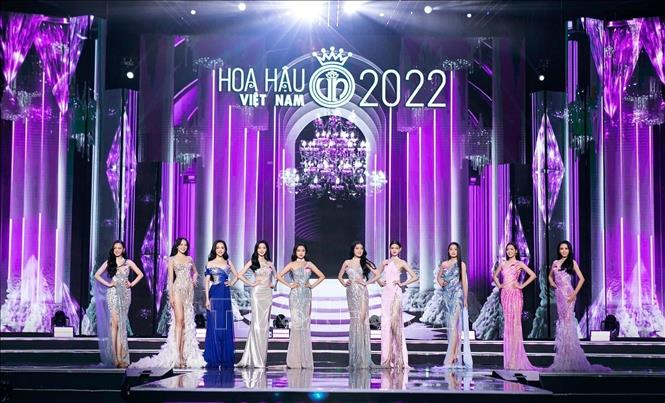 Top 10 rạng rỡ trong trang phục dạ hội tại đêm Chung kết Hoa hậu Việt Nam 2022. Ảnh: Thu Hương - TTXVN