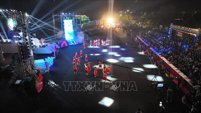 The highlight of this year's carnival is the mobile stage and professional sound and light systems and modern technology wireless connectivity solutions. VNA Photo: Thanh Vân