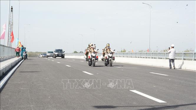 Lễ thông xe tuyến đường và cầu kết nối tỉnh Tây Ninh với Bình Dương. Ảnh: Thanh Tân - Huyền Trang - TTXVN