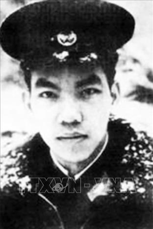 Phi công Vũ Xuân Thiều đã lái máy bay MiG-21 đâm thẳng vào máy bay B-52 Mỹ và hy sinh anh dũng, đêm 28/12/1972. Ảnh: Tư liệu/TTXVN phát