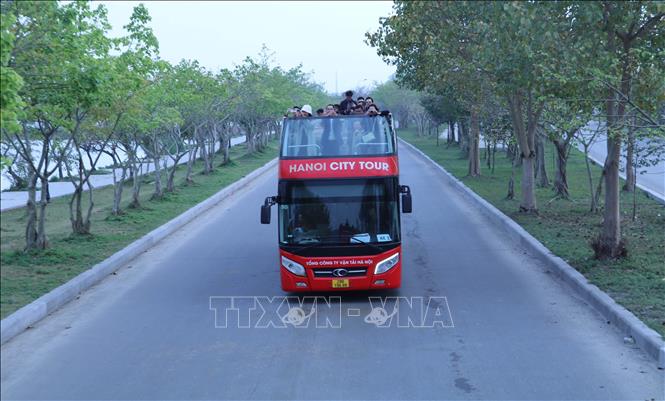 Trong ảnh: Tuyến xe buýt 2 tầng tham quan thành phố Ninh Bình và một số khu điểm du lịch trong tỉnh. Ảnh: Thùy Dung - TTXVN