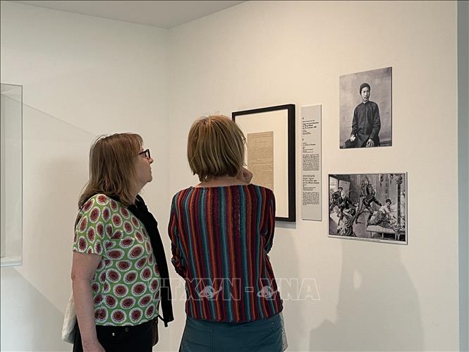 An exhibition of 150 art works and objects of exiled Vietnamese King Ham Nghi (1870-1947) at Nice Museum for Asian Arts in France. VNA Photo: Nguyễn Thu Hà 