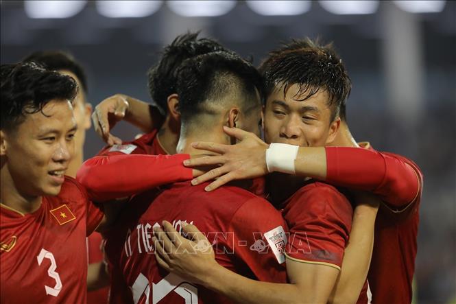 AFF Cup 2022 là một giải đấu quan trọng và Malaysia luôn là đối thủ đáng gờm của Việt Nam. Tuy nhiên, đội tuyển Việt Nam đã giành được chiến thắng lớn và chúng ta hãy cùng ngắm nhìn những khoảnh khắc ăn mừng đầy xúc động trên sân.