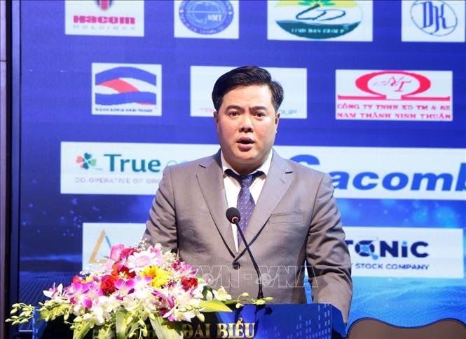 Ông Nguyễn Tiến Nghị, Chủ tịch Hiệp hội doanh nghiệp tỉnh Ninh Thuận nhiệm kỳ II, năm 2022 - 2027 phát biểu. Ảnh: Công Thử - TTXVN