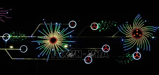 Light decorations on Can Tho streets. VNA Photo: Ánh Tuyết