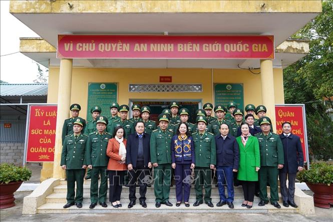 Image hình ảnh hình ảnh hình ảnh hình ảnh hình ảnh hình ảnh hình ảnh hình ảnh Phó Chủ tịch Xuân - Lạng Sơn: Phó Chủ tịch nước Võ Thị Ánh Xuân thăm, tặng quà Đồn ...