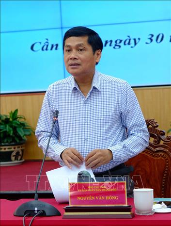 Trong ảnh: Phó Chủ tịch UBND thành phố Cần Thơ Nguyễn Văn Hồng phát biểu tại Hội nghị. Ảnh: Thanh Liêm - TTXVN
