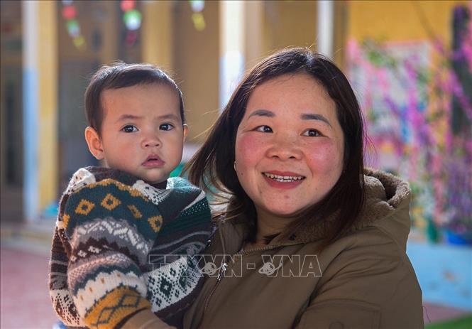 Cô giáo Quách Thị Bích Nụ  trường Mầm non Đồng Ruộng xã Đồng Ruộng, huyện Đà Bắc, tỉnh Hòa Bình. Ảnh: Trọng Đạt-TTXVN