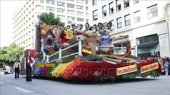 Xe hoa tại Lễ hội hoa hồng ở Pasadena, California, Mỹ. Ảnh: THX/TTXVN