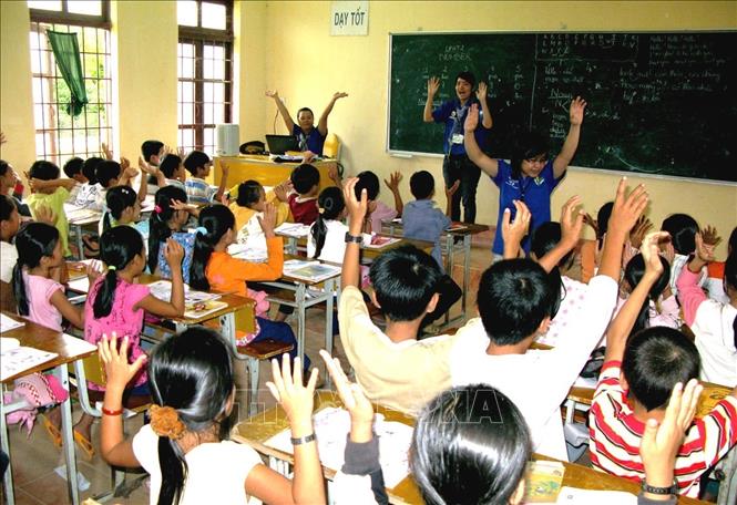 Chiến sĩ tình nguyện các trường đại học và cao đẳng của thành phố Hồ Chí Minh và tỉnh Phú Yên tham gia chiến dịch 