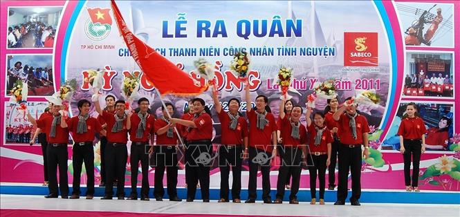 Ra mắt Ban chỉ huy chiến dịch thanh niên công nhân tình nguyện “Kỳ nghỉ hồng lần X – năm 2011”. Ảnh: Thanh Vũ- TTXVN