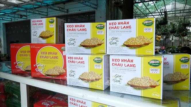 Kẹo nhãn Châu Lang, huyện Lang Chánh, Thanh Hóa. Ảnh: Nguyễn Nam-TTXVN
