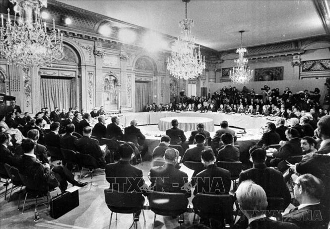 Hội nghị quốc tế về Việt Nam họp tại Paris từ ngày 26/2 - 2/3/1973, kết thúc bằng việc ký Định ước để bảo đảm hoà bình ở Việt Nam. Ảnh: TTXVN