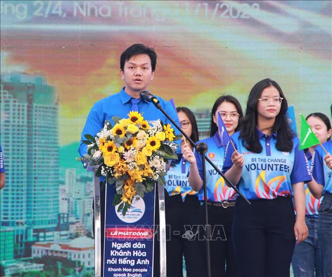 Anh Trần Anh Tuấn, Bí thư Tỉnh đoàn Khánh Hòa phát biểu lễ phát động. Ảnh: Phan Sáu - TTXVN