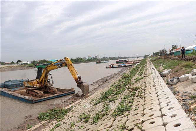 Trong ảnh: Dự án nâng cấp kênh Chợ Gạo (giai đoạn 2) dự kiến hoàn thành vào năm 2023. Ảnh: Hữu Chí - TTXVN