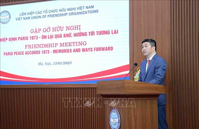 Phó Chủ tịch, Tổng Thư ký Liên hiệp các tổ chức hữu nghị Việt Nam Phan Anh Sơn phát biểu tại buổi gặp gỡ. Ảnh: An Đăng - TTXVN