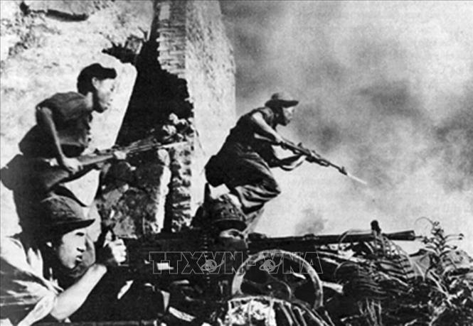 Đêm 30 rạng sáng 31/1/1968 (mồng 1 rạng sáng mồng 2 Tết), quân và dân Đồng bằng sông Cửu Long đồng loạt tiến công và nổi dậy ở hầu hết các thành phố, thị xã, thị trấn... đưa chiến tranh vào tận hang ổ và cơ quan đầu não của Mỹ nguỵ. Ảnh: Tư liệu/TTXVN phát