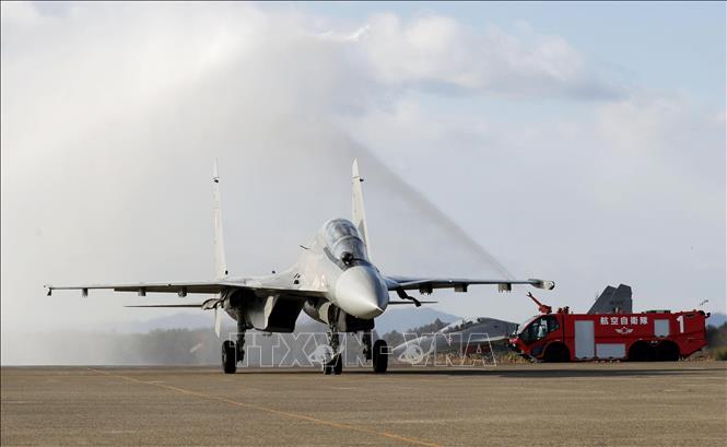 Máy bay chiến đấu Sukhoi-30 của Không lực Ấn Độ tới căn cứ Hyakuri ở tỉnh Ibaraki, Nhật Bản ngày 10/1/2023, chuẩn bị tham gia cuộc tập trận không quân chung Nhật Bản - Ấn Độ. Ảnh: Kyodo/TTXVN