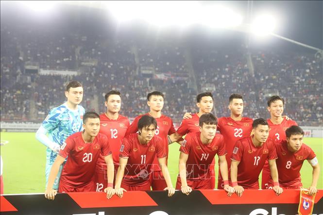 Vietnamese team before the match. VNA Photo: Huy Tiến