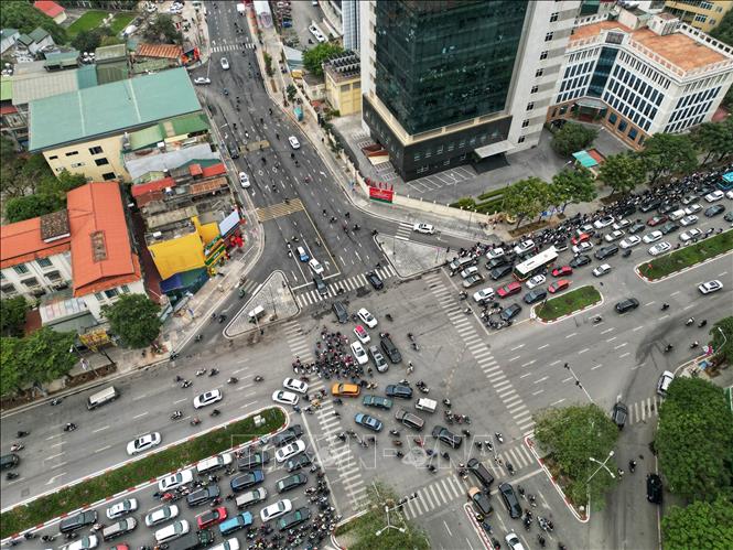 Ngã tư Huỳnh Thúc Kháng - Nguyễn Chí Thanh. Ảnh: Tuấn Anh - TTXVN