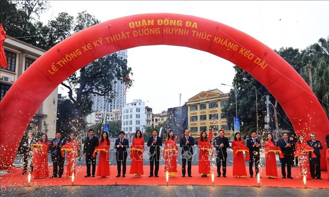 Lễ thông xe đường Huỳnh Thúc Kháng kéo dài. Ảnh: Tuấn Anh - TTXVN