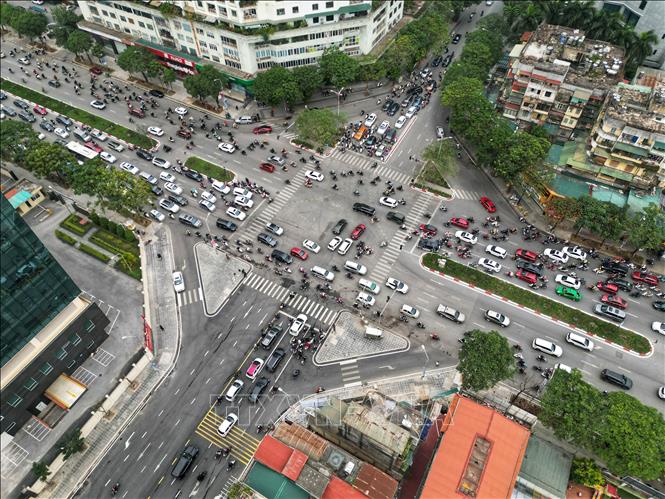 Ngã tư Huỳnh Thúc Kháng - Nguyễn Chí Thanh. Ảnh: Tuấn Anh - TTXVN