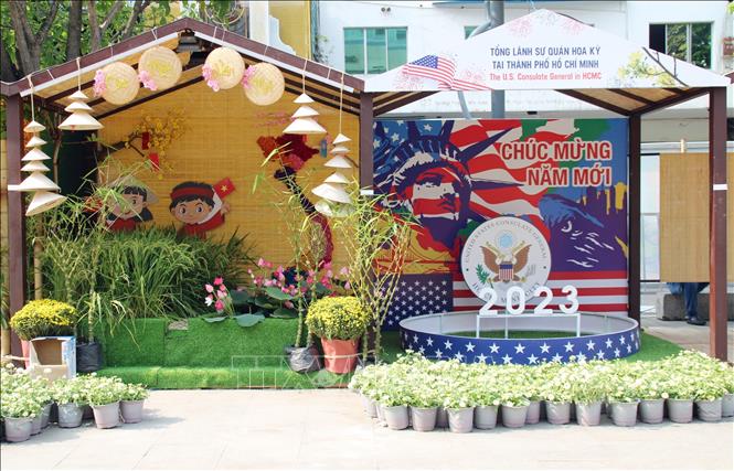 Trong ảnh: Khu vực giao lưu văn hóa các nước tại Đường hoa Nguyễn Huệ Tết Quý Mão 2023. Ảnh: Mỹ Phương - TTXVN