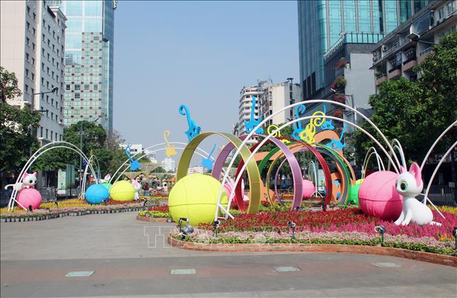 Trong ảnh: Một khu vực đa dạng sắc màu vui nhộn dành cho các em thiếu nhi tại Đường hoa Nguyễn Huệ Tết Quý Mão 2023. Ảnh: Mỹ Phương - TTXVN
