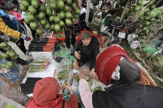 Đây là một trong số ít các chợ còn giữ được nét nguyên sơ của chợ làng quê Việt Nam. Ảnh: Minh Quyết - TTXVN