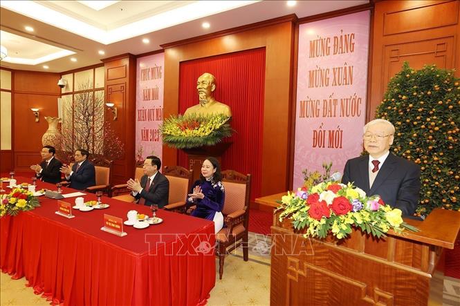 Party General Secretary Nguyen Phu Trong extends his best New Year wishes to Party, State and VFF leaders and former leaders. VNA Photo