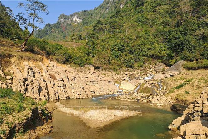 A view of Nam Tra waterfall in Non Nuoc Cao Bang Global Geopark. VNA Photo: Quốc Đạt