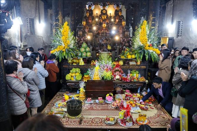 Locals in Hanoi visit Phuc Khanh Pagoda on the first day of Lunar New Year 2023. VNA Photo: Tuấn Đức