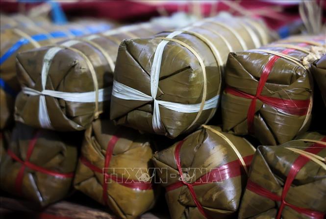 Nhi Binh village's banh tet is famous for its traditional taste. VNA Photo: Hồng Đạt