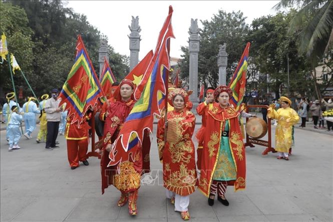 A palanquin procession in memory of Emperor Quang Trung. VNA Photo: Minh Quyết