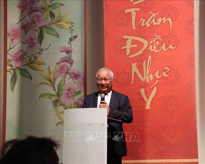 Trong ảnh: Ông Huỳnh Công Mỹ, Chủ tịch Tổng hội người Việt Nam tại Vương quốc Bỉ, phát biểu khai mạc chương trình 