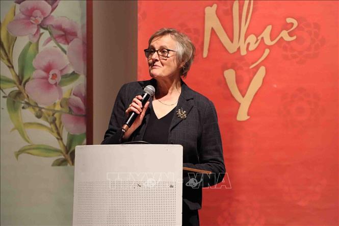 Trong ảnh: Bà Gerda Postelmans, Phó Quận trưởng Woluwe-St Pierre, phát biểu tại chương trình 