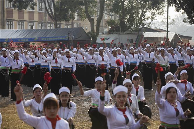 Trong ảnh: trình diễn chiêng Mường trong Lễ hội Khai hạ dân tộc Mường Hòa Bình năm 2023. Ảnh: Trọng Đạt - TTXVN