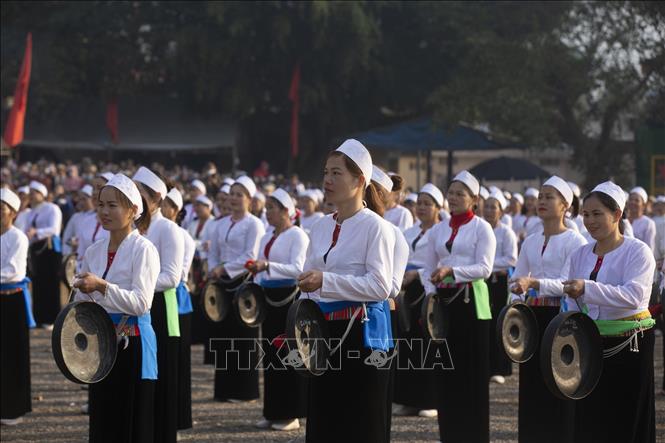 Trong ảnh: trình diễn chiêng Mường trong Lễ hội Khai hạ dân tộc Mường Hòa Bình năm 2023. Ảnh: Trọng Đạt - TTXVN