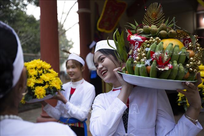 Trong ảnh: Thiếu nữ dân tộc Mường trong ngày lễ hội Khai hạ dân tộc Mường Hòa Bình năm 2023. Ảnh: Trọng Đạt - TTXVN