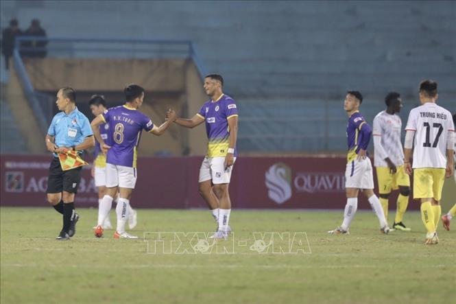 Kết thúc trận đấu CLB Hà Nội giành chiến thắng với tỷ số 2-0. Ảnh: Minh Quyết - TTXVN