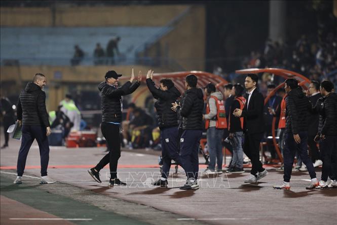Kết thúc trận đấu CLB Hà Nội giành chiến thắng với tỷ số 2-0. Ảnh: Minh Quyết - TTXVN