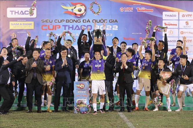 CLB Hà Nội giành Siêu cúp bóng đá Quốc gia - Cúp THACO năm 2022. Ảnh: Minh Quyết - TTXVN