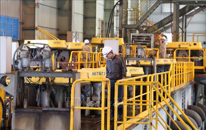 Trong ảnh: Không khí hoạt động sản xuất khẩn trương, nghiêm túc ngay từ những ngày đầu năm tại mỏ đồng Sin Quyền (Lào Cai). Ảnh: Quốc Khánh - TTXVN